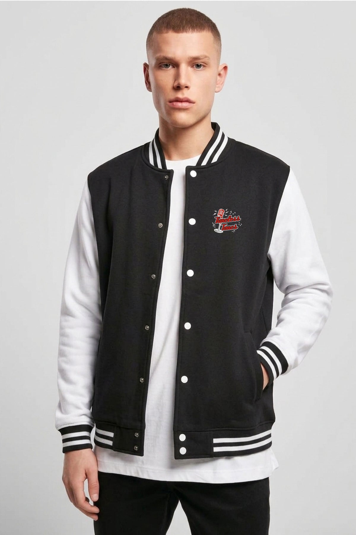 TIMELESS TONES – OFFIZIELLE MERCH COLLEGE JACKE